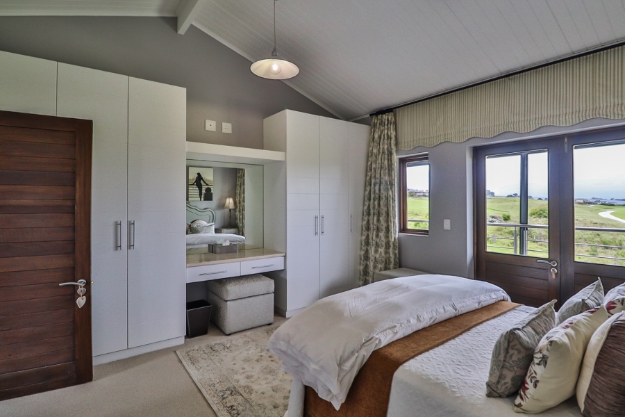 5 Bedroom Property for Sale in Oubaai Western Cape
